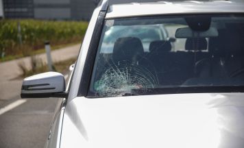 Radfahrer in Marchtrenk bei Kollision mit Auto schwer verletzt