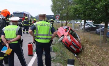 Auto landet in Fraham im Straßengraben