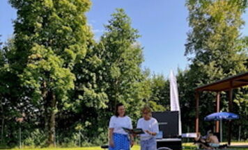Stadtbücherei bringt Leserad ins Freibad und zum Riedberg-Spielplatz