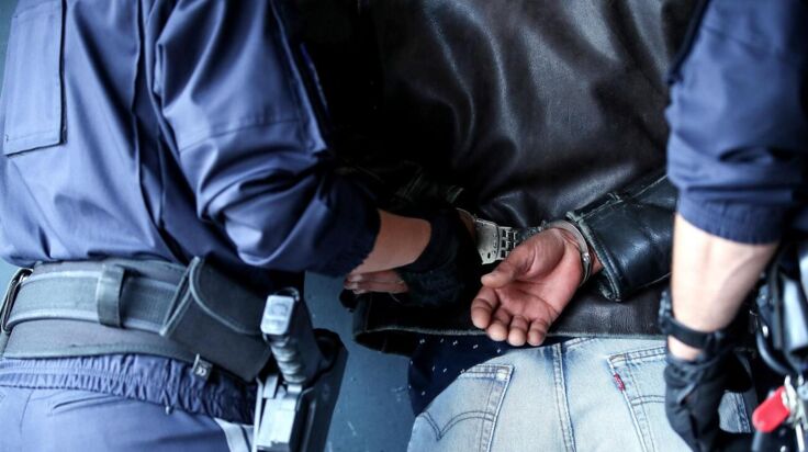 Zwei Brüder nach Raubversuch mit Messer in Pasching festgenommen
