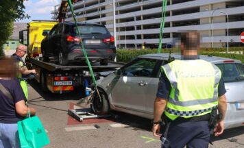 Zwei PKW kollidierten bei Ausfahrt in Pasching: Auto landete in Seitenlage