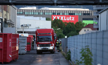 Ammoniak-Austritt in Linzer Schlachtbetrieb: Feuerwehr im Einsatz