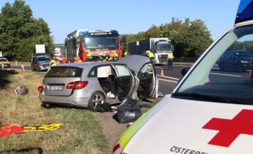 Schwerer Unfall auf der A8: Vier Verletzte nach Abkommen von der Fahrbahn