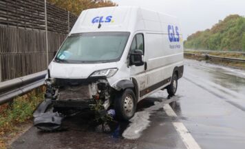 A25 bei Weißkirchen an der Traun nach Unfall gesperrt