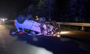 Fahrzeug überschlug sich auf der B126 in Sonnberg im Mühlkreis
