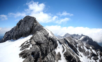 Bergsteiger (62) nach Sturz am Dachstein mit Hubschrauber ins Krankenhaus geflogen