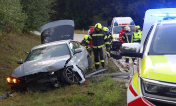 Schwerer Crash auf der A8 bei Haag am Hausruck