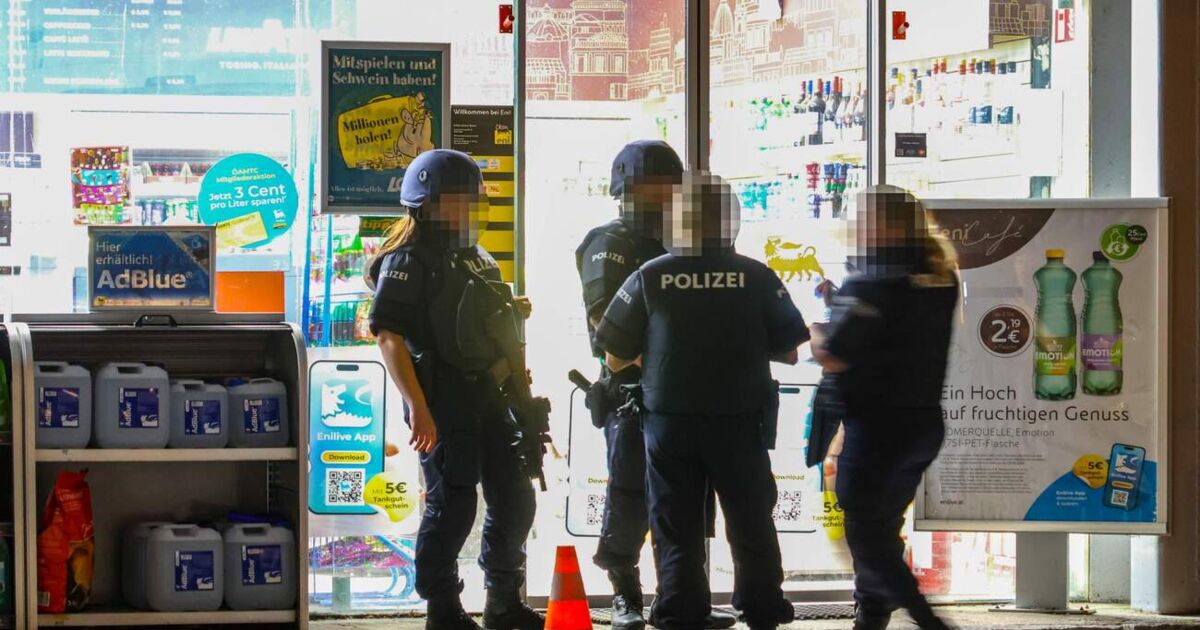 Large police operation after suspected robbery at a gas station in ...