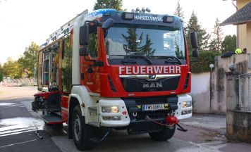 Schnelles Handeln verhindert größere Schäden bei Garagenbrand in Hargelsberg