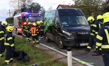 Zwei Kleintransporter auf der B134 bei Fraham kollidiert