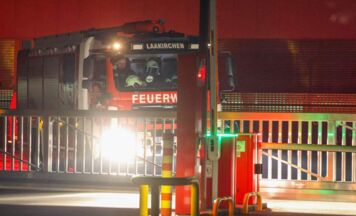Feuerwehr bei Brand in Laakirchner Industriebetrieb im Einsatz