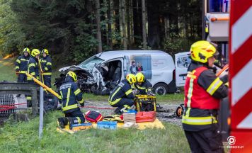 Zwei Verletzte nach Unfall auf der B127 bei Niederwaldkirchen