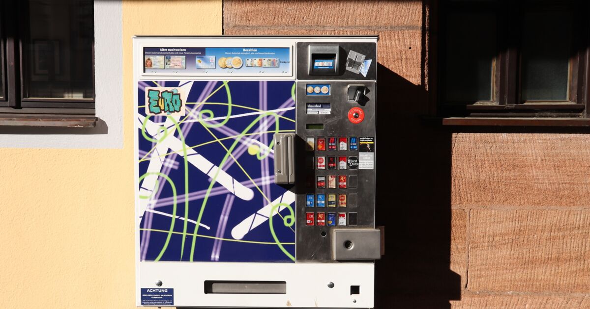 Purchased cigarettes from vending machine with found bank card