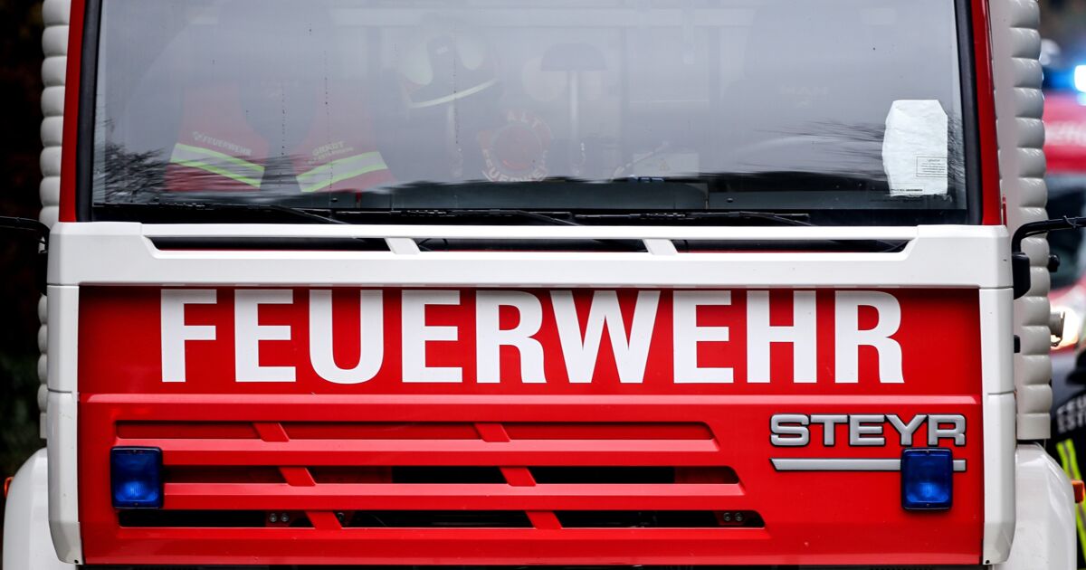 Feuerwehr Lichtenberg löscht Garagenbrand