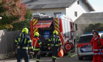 Saunabrand in Thalheim bei Wels: Zwei Personen verletzt ins Klinikum gebracht