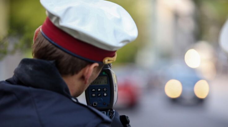 Polizei nimmt Rasern in Redlham die Führerscheine ab