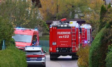 Zwei Feuerwehren im Einsatz: Brand in Wohnhaus in Micheldorf