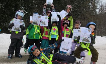 77 junge Wintersportler eroberten beim Kinderskikurs der Naturfreunde Mauthausen den Hochficht