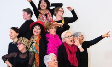 Weltweiber sorgen für eine humorvolle Zeit in St. Thomas am Blasenstein