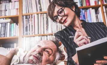 Oh mein Gott kommt mit Zusatzvorstellungen zurück ins Stadttheater Grein