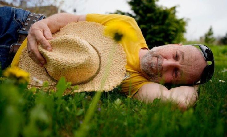 Roland Düringer lädt zum Regenerationsabend in Naarn. (Foto: Tom Lachmayr)