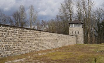 Gedenkjahr 2026 –  Mauthausen Komitee plant mehr als 100 Gedenk- und Befreiungsfeiern.