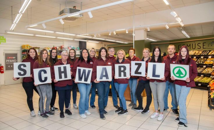 Das Team in Saxen freut sich über die Eröffnung ihres Spar-Supermarktes. (Foto: Spar)