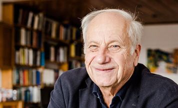 Roman Sandgruber präsentiert sein Buch über die Habsburger im Kulturzeughaus Perg