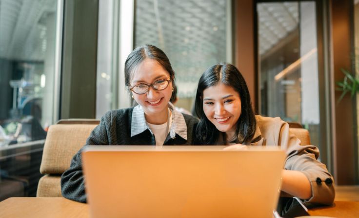 "Marie" ist ein Nachschlagewerk für Frauen. (Symbolfoto). (Foto: dodotone/stock.adobe.com)