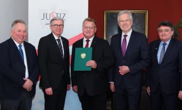 Werner Gschwandtner aus St. Thomas am Blasenstein wurde zum Hofrat ernannt