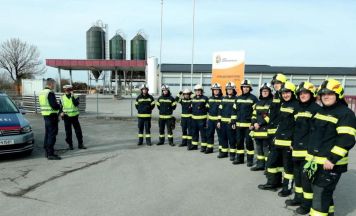 26 neue Verkehrsregler für den Feuerwehrbezirk Perg
