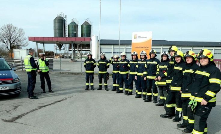 In Summe 26 engagierte Florianis nahmen an der Verkehrsreglerausbildung teil. (Foto: Strach)