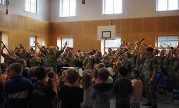 Militärmusik Oberösterreich begeisterte Greins jüngste Musikliebhaber