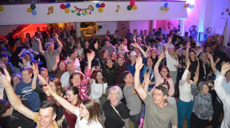 Ausgelassene Party-Stimmung in Schwertberger Volksheim