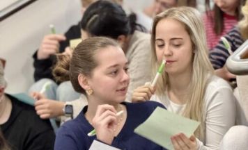Echte Verbindung entstehen oft dort, wo das Display schwarz bleibt