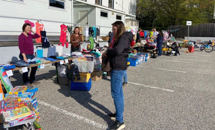 Nachhaltig einkaufen beim Flohmarkt am Arbeiterkammer-Parkplatz in Perg. (Foto: privat)