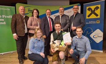 Simon Diwold gewinnt Landesentscheid der Landjugend OÖ mit beeindruckender Spontanrede