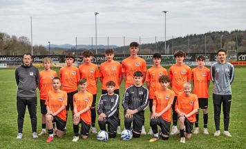 Sechs Kicker aus dem Bezirk Perg reisen zum größten Nachwuchsturnier der Welt