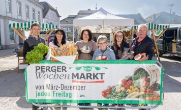 Frühling, Frische und Begegnung – der Perger Wochenmarkt als Treffpunkt