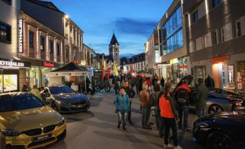 Perger Einkaufsnacht mit Autoschau, Genussständen und Kinderprogramm