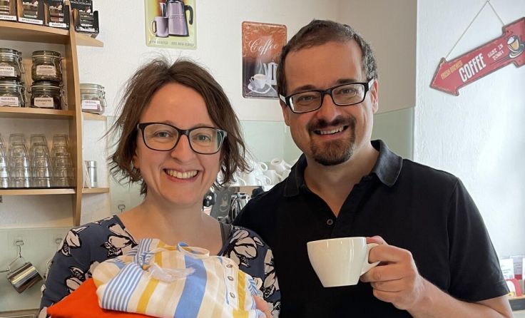 Maria und Michael Dattinger freuen sich auf viele Besucher beim Kleidertausch. (Foto: privat)