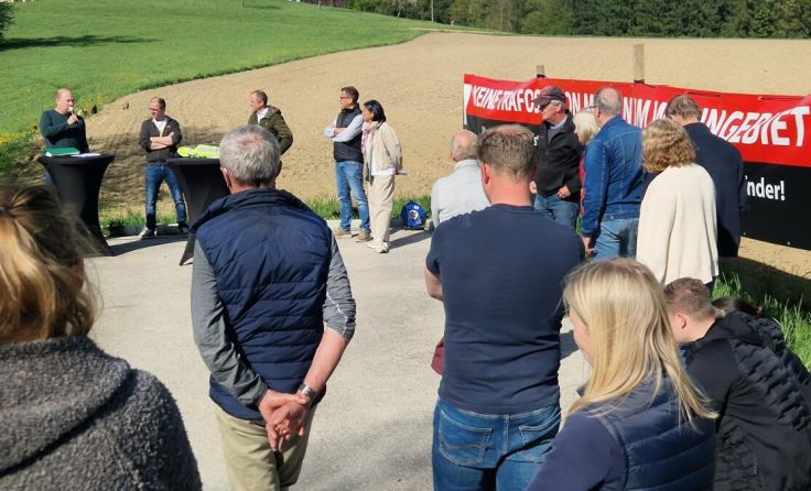 Gegenwind für Transformator im Wohngebiet an der Spitzfeldstraße in Grein. (Foto: Leitner)
