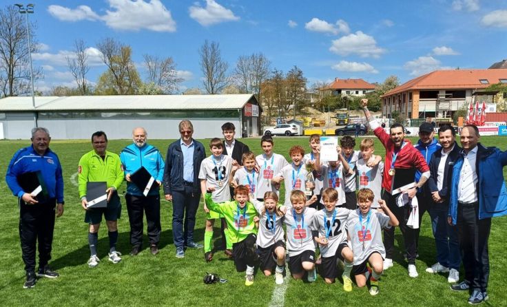 Die MS Ried in der Riedmark holt den Schülerliga-Bezirkstitel. (Foto: privat)