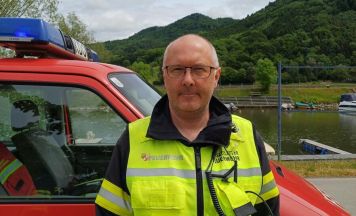 Großeinsatz auf der Donau – Ölfilm bei Grein