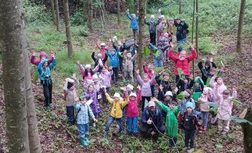 Mauthausener Volksschüler auf spannender Waldexpedition