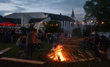 Von Fackeltanz bis Frühschoppen – Pfarrgemeindefest in Naarn