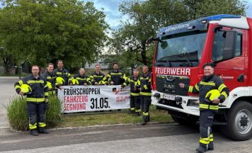 Neues Tanklöschfahrzeug wird feierlich gesegnet