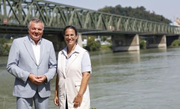Erster Pfeiler für die Donaubrücke Mauthausen ist fertig