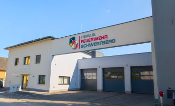Die FF Schwertberg feiert ihr erweitertes Zeughaus