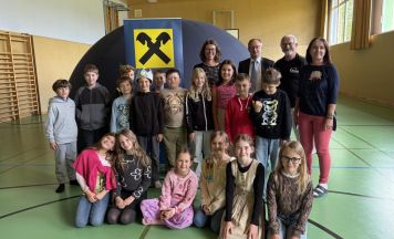 Mobiles Planetarium machte an der Volksschule Katsdorf halt
